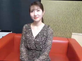 推特极品网红首次啪啪作品流出无套骑乘用小穴转守为攻